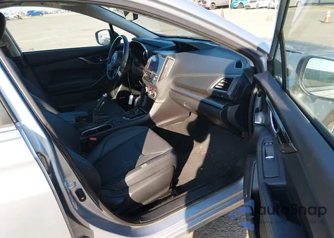 2018 Subaru Impreza 2.0I Limited z USA, uszkodzony, nr VIN 4S3GTAU61J3717842